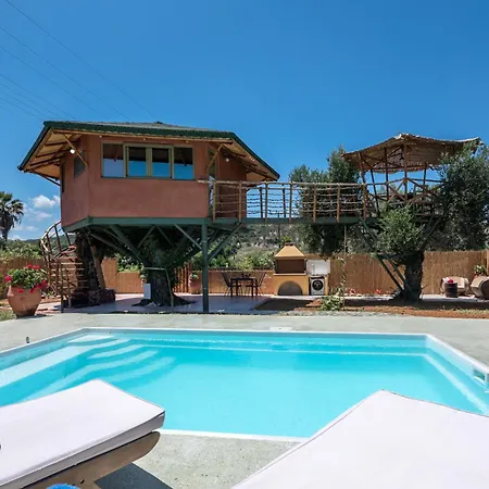 Eco Olive Treehouse مكان تخييم خانيا
